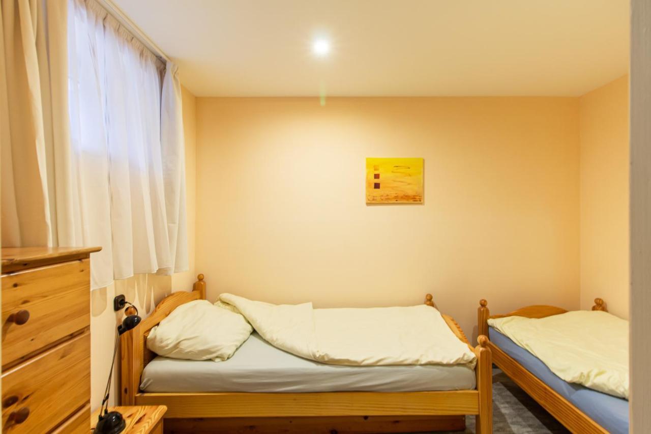 Deli Terasz A Apartman Free Parking, Self-Check-In Anytime Gyor Bagian luar foto